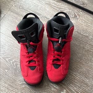 Woman’s Jordans 6 Retro Toro Bravo Sneakers